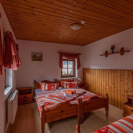 Pension Und Gaststaette Zur Knappenschaenke Thermalbad Wiesenbad Kültér fotó