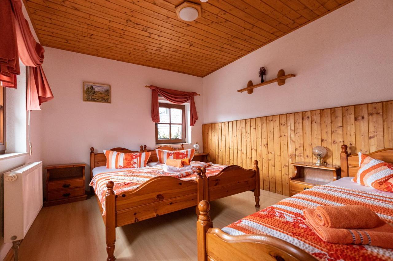 Pension Und Gaststaette Zur Knappenschaenke Thermalbad Wiesenbad Kültér fotó