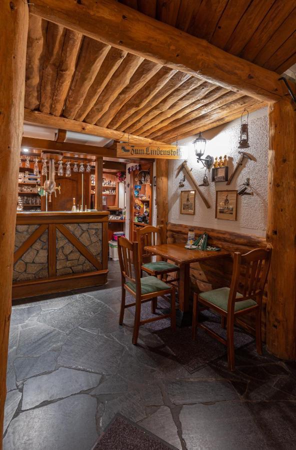 Pension Und Gaststaette Zur Knappenschaenke Thermalbad Wiesenbad Kültér fotó